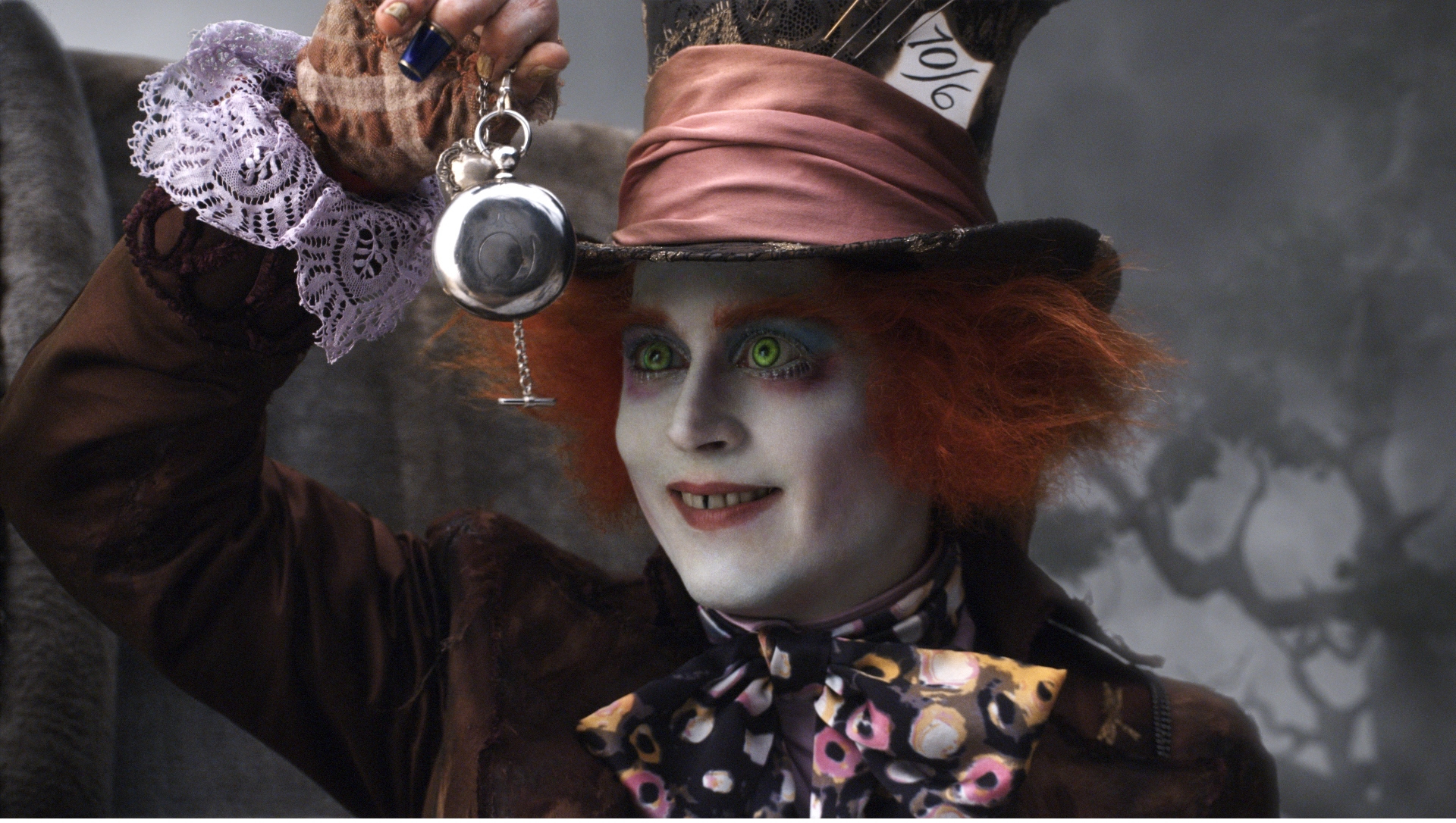 Aktorius J. Deppas filme „Alisa Stebuklų šalyje“ (angl. „Alice in Wonderland“)
