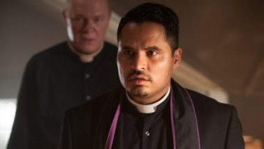Kunigu filme „Vatikano įrašai“ tapęs Michaelas Peña personažą kūrė pagal vaikystės prisiminimus (1)